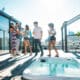 Amis en vacances d'été ensemble
