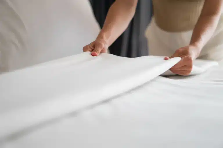 Changement de draps de lit