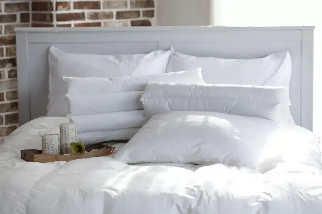 Tête de lit en bois blanc